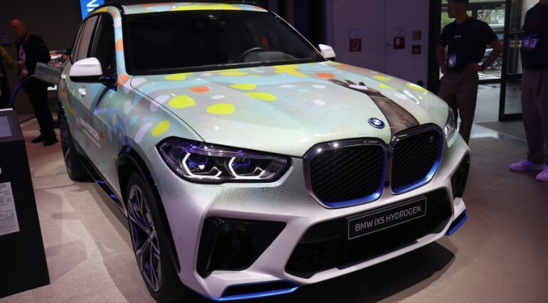 BMW IX5 hydrogen prototype