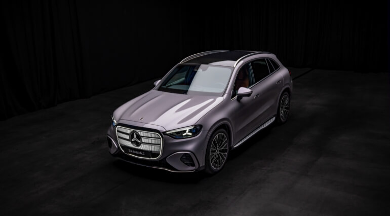 Mercedes GLC side angle