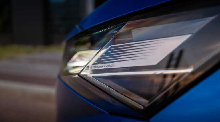 Renault Rafale headlight