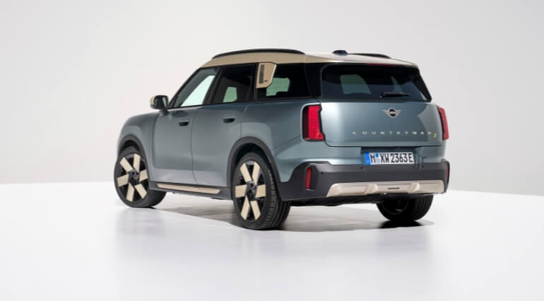 Rear view of the new Mini Countryman SE ALL4 