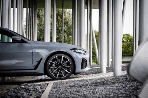 Side view of grey vehicle with Vredestein tyres