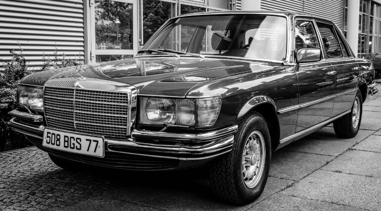 Mercedes-Benz S-Class W116 front side angle