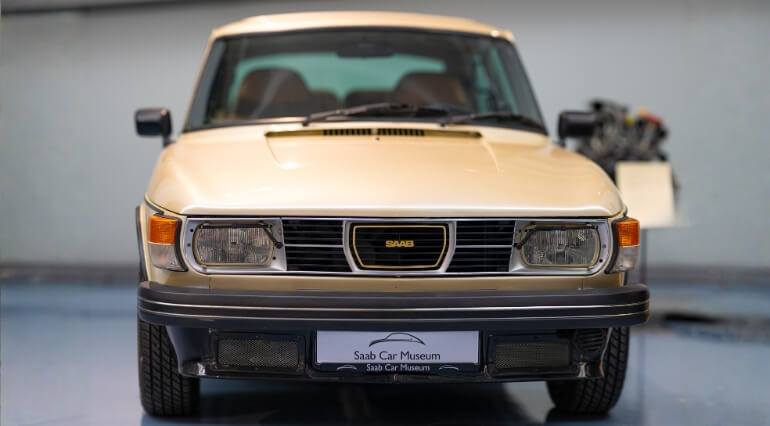 Saab 99 Turbo front angle