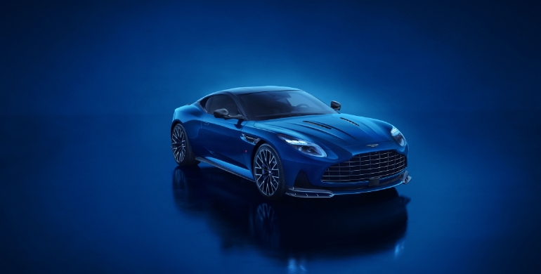 Aston DB12 S Front
