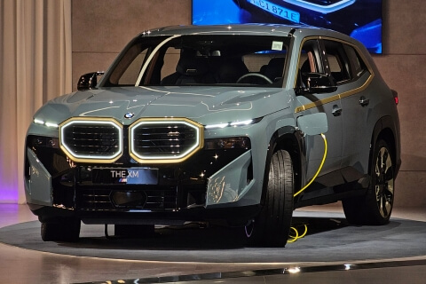 BMW XM at a motor show.