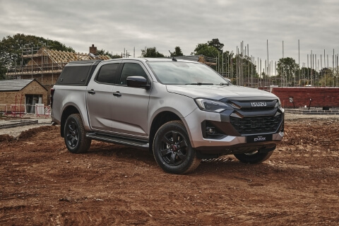 Isuzu D-Max V-Cross Commercial on work site