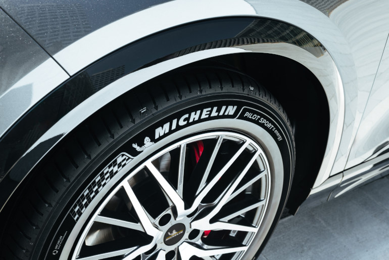 Wheel with Michelin Pilot Sport Energy tyre